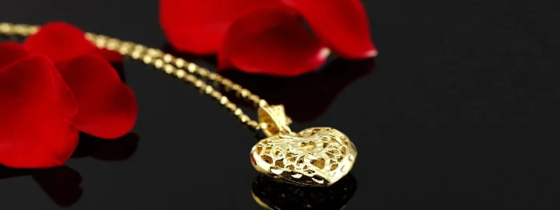 Best necklaces and pendants with intricate beadwork for a bohemian-inspired look-Dangling Cubic Zirconia Heart Necklace