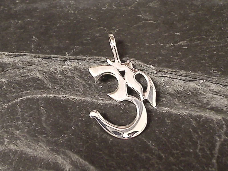 Best necklaces and pendants with art deco elements for a vintage, glamorous design-Sterling Silver Om Symbol Pendant