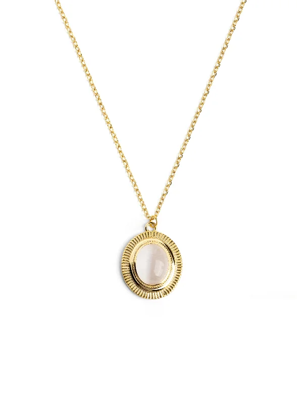 Beautiful necklaces and pendants with layered chains for a fashionable, chic look-Feline Saline Gold Necklace