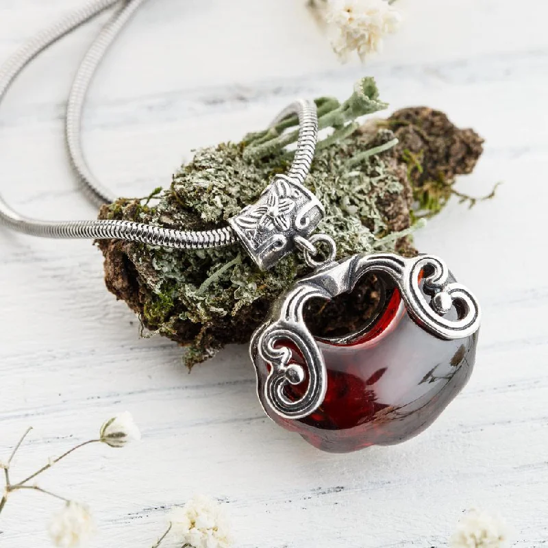 Trendy necklaces and pendants with geometric shapes for a modern aesthetic-Red Heart Garnet Necklace