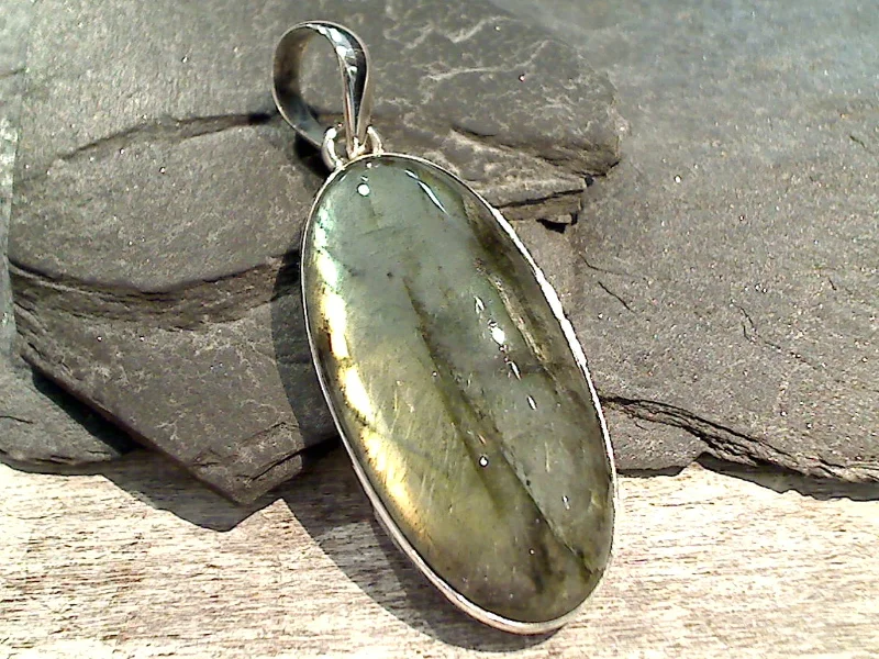 Elegant necklaces and pendants with gold chains for a chic, timeless appearance-Labradorite, Sterling Silver Pendant