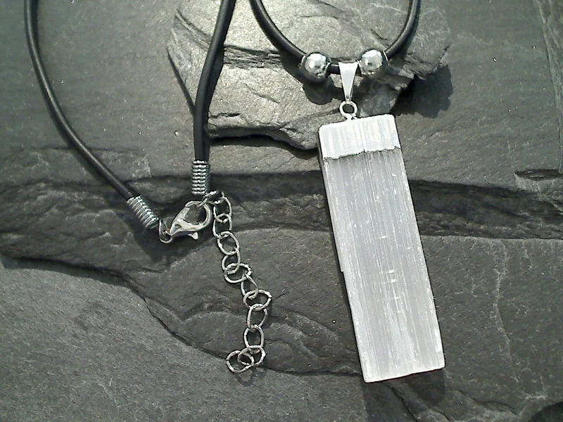 Beautiful necklaces and pendants with diamond halo settings for extra brilliance-Selenite Blade Necklace - Silver Plated